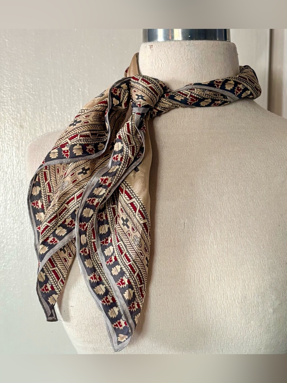Vintage Beautiful Patterned Silk Scarf